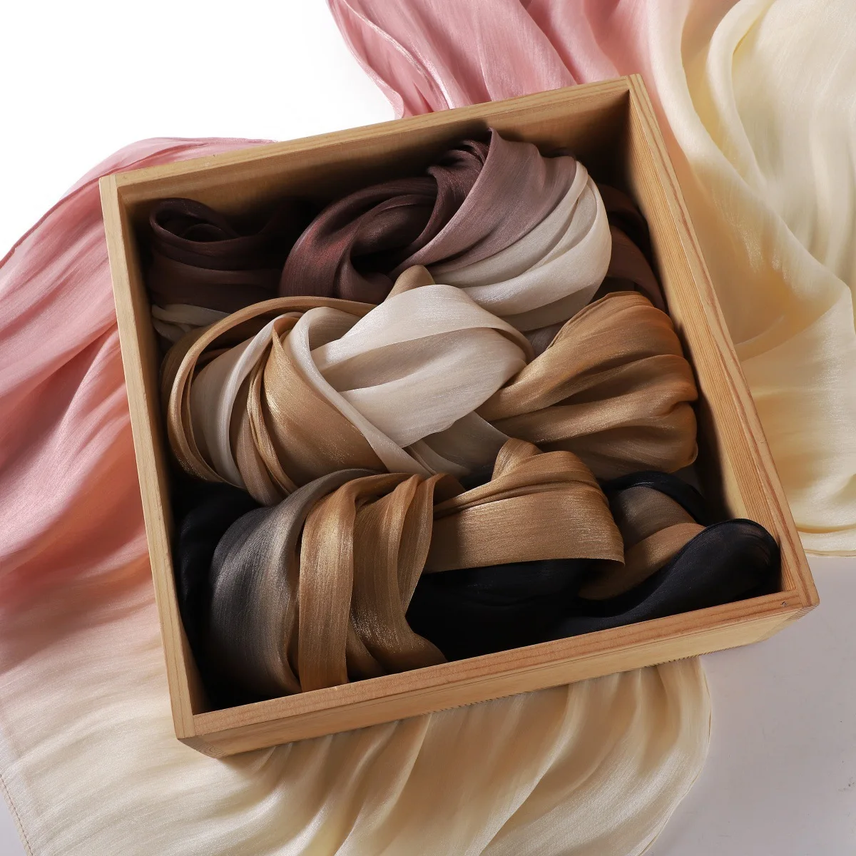 النساء مسلم الحجاب الساتان لامعة التدرج التجاعيد وشاح طويل 180*70 سنتيمتر شال عصابات عقال Bufanda Foulard موضة حك