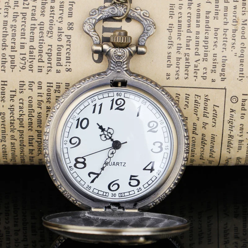 Vintage Bronze Train Quartz Pocket Watches Fob Pendant Pocket Clock Gifts Men Women Retro Accessory Watch Jewelry Gifts