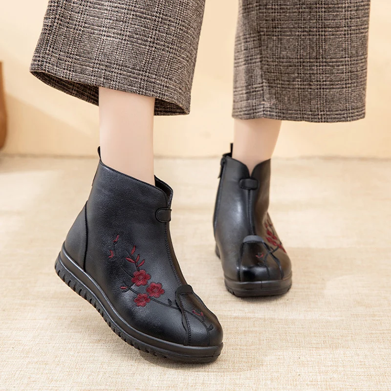 Genuine Leather Winter Shoes Women Snow Boots Flowers Warm Plush Flat Mother Shoes Plus Size 42 Soft Black Ankle Boots D715