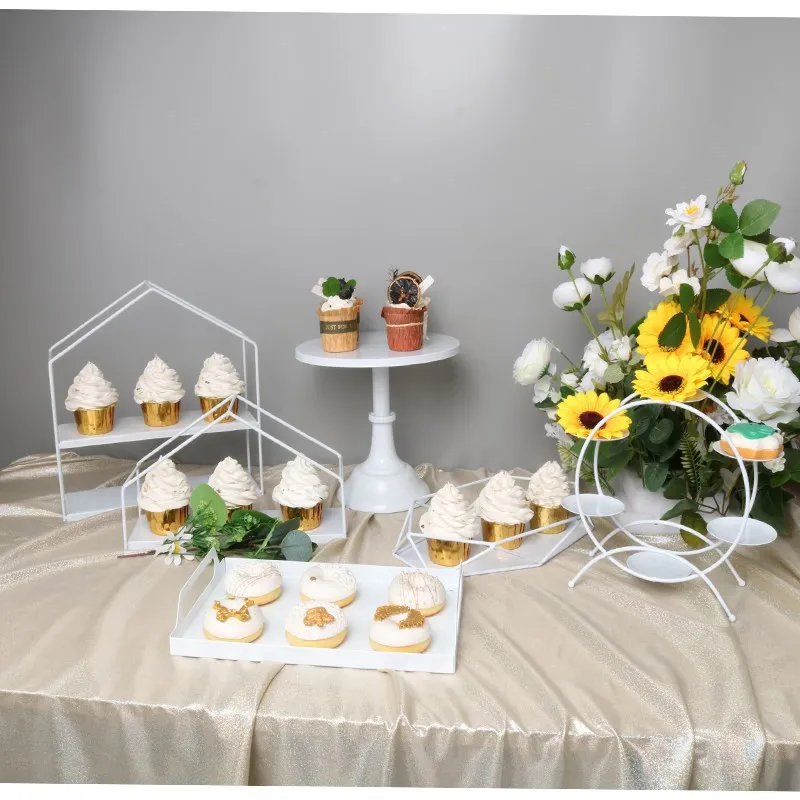 Biały, kute żelazny stolik na desery, ozdobny stojak na ciasta, taca ekspozycyjna, stół weselny, stojak na przekąski na popołudniową herbatę, stojak na zimne jedzenie, przerwa na herbatę