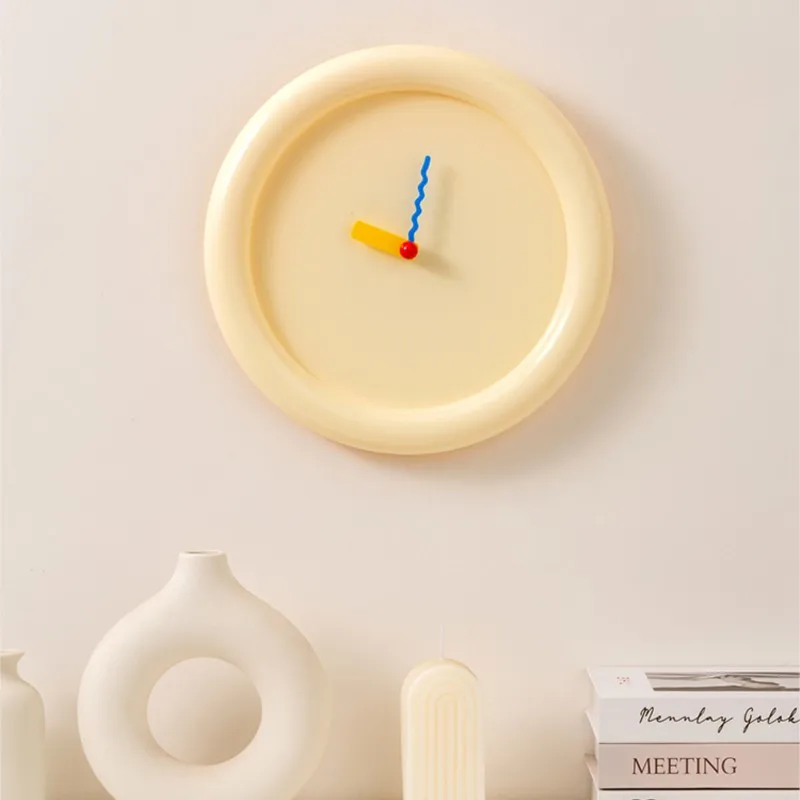 MOMO Clock Pendulum Desktop Ins Cream Style Bubble Clock Home Soft Decoration Desktop Silent Wall Clock Can Be Vertical Clock