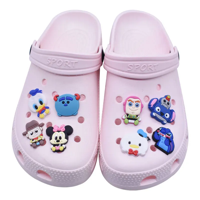 1 pçs disney dos desenhos animados conjunto de sapatos de pvc crocs encantos fivela acessórios diy dos desenhos animados animais sapatos encantos