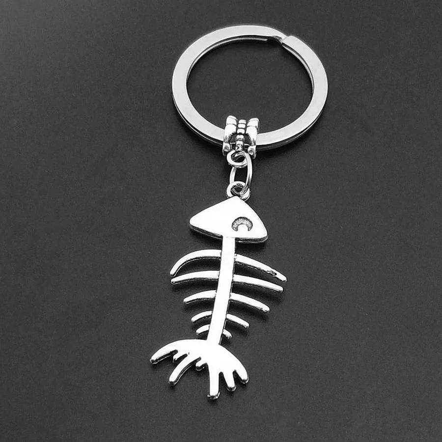 New Fashion Fish Bone Keychain Metal Fish Skeleton Bone Key Chain for Men and Women