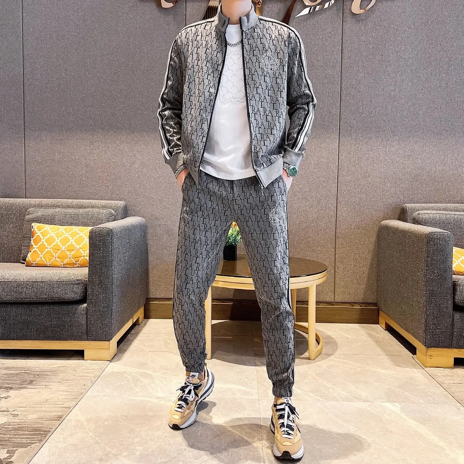 Autumn and winter trendy men's letter hot stamping hot diamond long-sleeved cardigan sweater casual pants two-piece casual suit