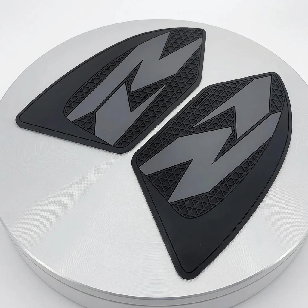 

For SUZUKI GSX-R1000 GSXR1000 2017-2024 Fuel Tank Pad Motorcycle Knee Protection Part for Enhanced Riding Safety