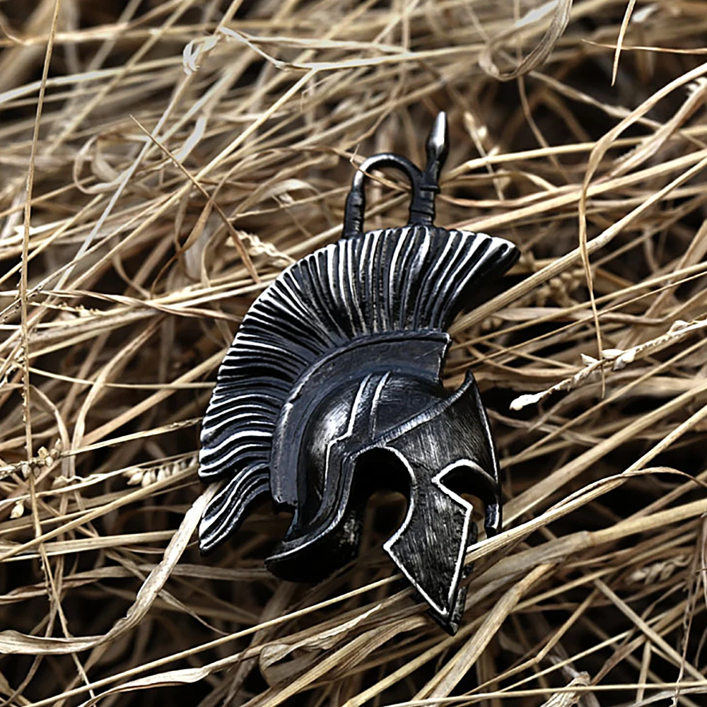 Fashion Retro Spartan Warrior Helmet Pendant Stainless Steel Men\'s Motorcycle Amulet Necklace Creative Jewelry Gift Dropshipping