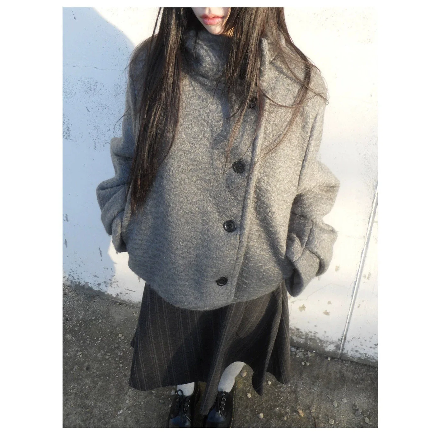 Women's lambhair jacket with stand up collar and button up, loose and warm casual long sleeved autumn and winter women's jacket