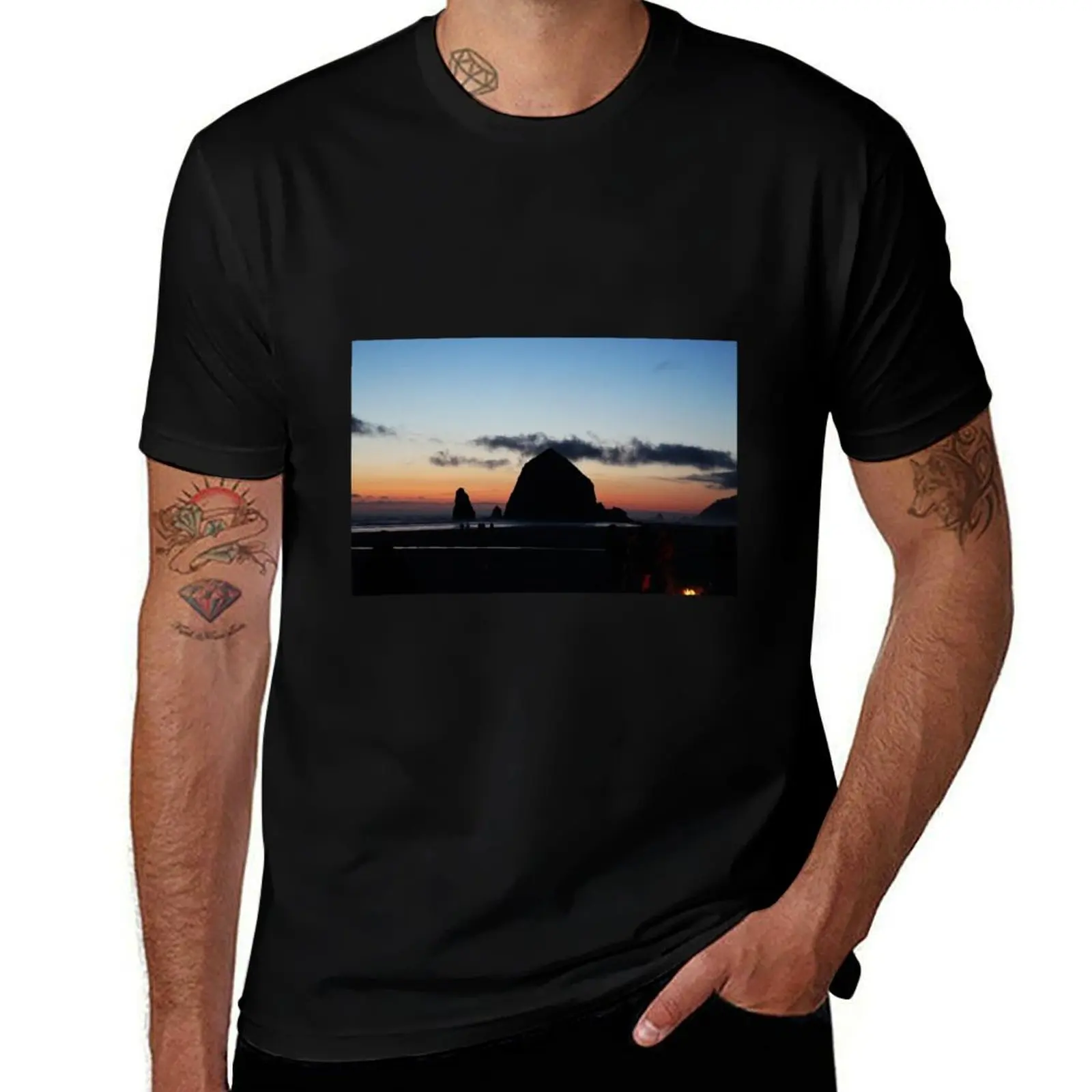 Sunset at Haystack Rock at Cannon Beach, OR T-Shirt Simple Casual Short Sleeve Tee T-Shirt