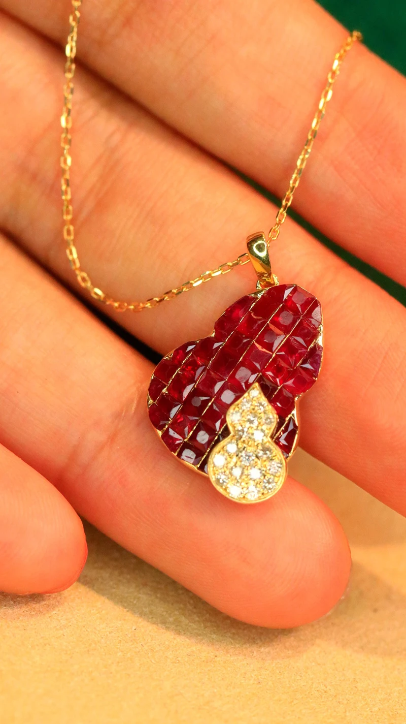 LUOWEND 100% 18K Yellow Gold Necklace Elegant Gourd Shape Shiny Diamond Natural Ruby Necklace for Women High Party Jewelry
