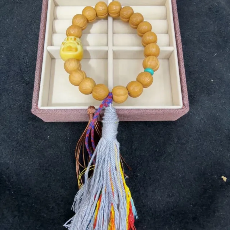Hou Tou walnut, finely polished peach, ivory fruit, accessories, cultural items, handheld items