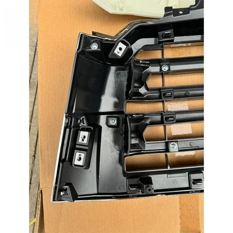 OEM Front Grille for Toyota Sequoia 2007-2012, Replacement Auto Parts, Part Number 53101-0C080, Wholesale Price - view 4