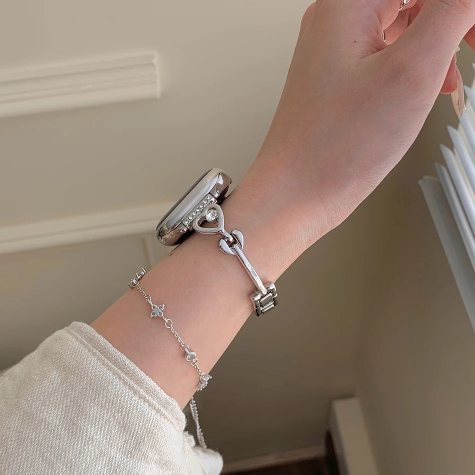 حزام ماسي أنيق على شكل قلب لسلسلة ساعات أبل 11 10 9 8 7 6 SE 5 UItra 3 iWatch 49/46/45/44/42/41/40/38 مللي متر سوار مجوهرات