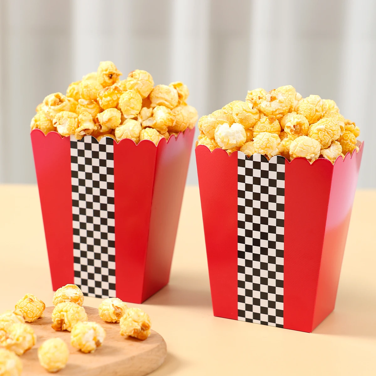 Cajas de palomitas de maíz para coche de carreras, cajas de golosinas rojas a cuadros en blanco y negro para niños, suministros para fiesta de cumpleaños con temática de coches de carreras, 10 Uds.