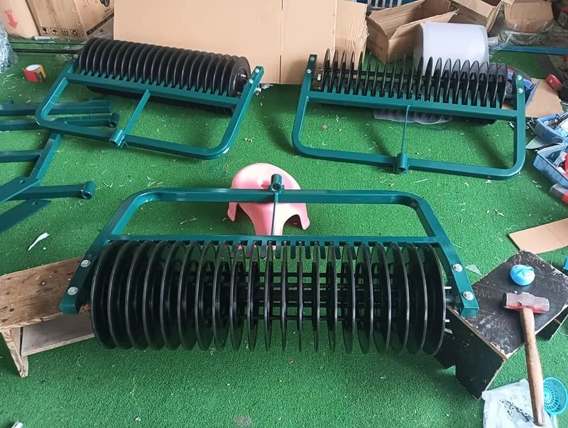 على استعداد لشحن كرات الجولف 1/2 قسم منتقي كرات الجولف ذو المدى الواحد مع معدات نطاق قيادة الجولف ذات العجلات الأمامية