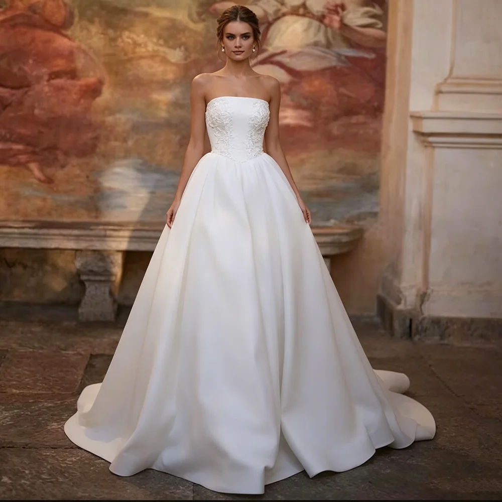 Customized Simple Wedding Dress Modern Strapless Sleeveless Beading Applique Back Zipper Sweep Train A Line Bride Gown