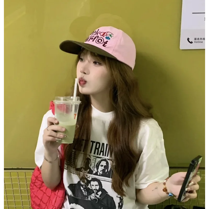 

Новая корейская кепка в стиле ретро с контрастной вышивкой меньшинств, женская весенне-летняя бейсболка с солнцезащитным козырьком для пары.