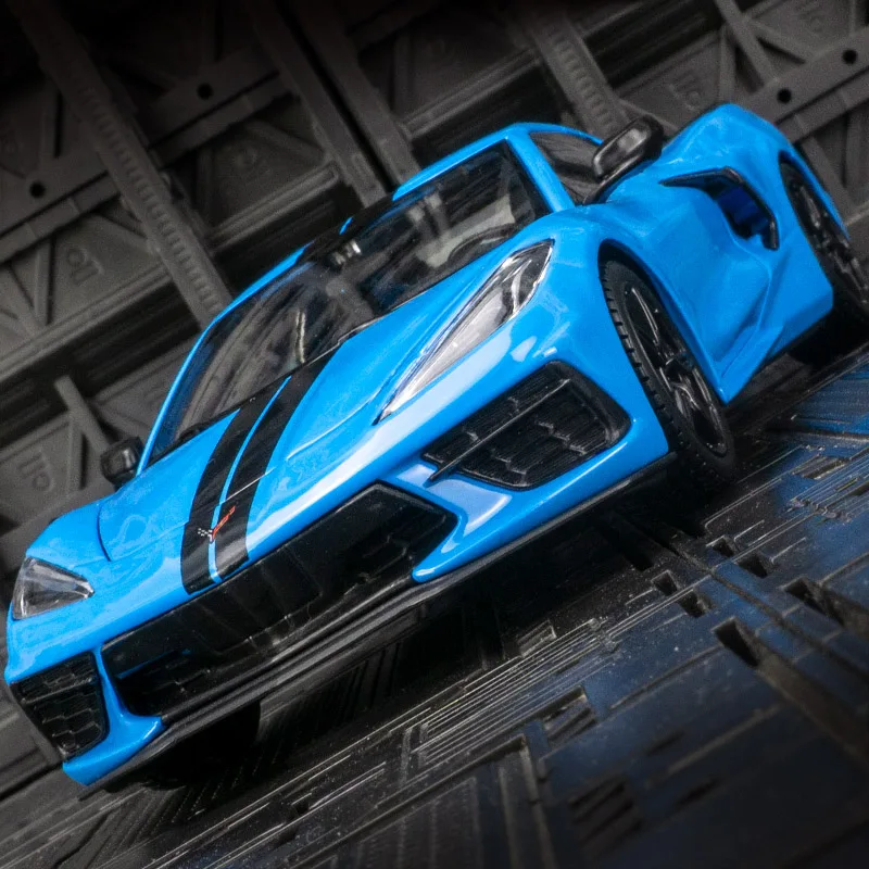 

Maisto 1:24 Chevrolet Corvette C8 2020, модель автомобиля из сплава, коллекция украшений, автомобиль может подарить в подарок на день рождения друзьям