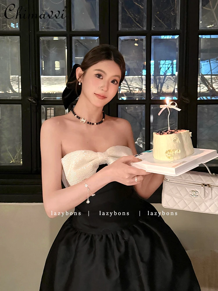 チューブトップドレスエレガント社交家の誕生日ドレスファッション黒と白の対照的な色ビーズリボンふわふわ振り子ドレス