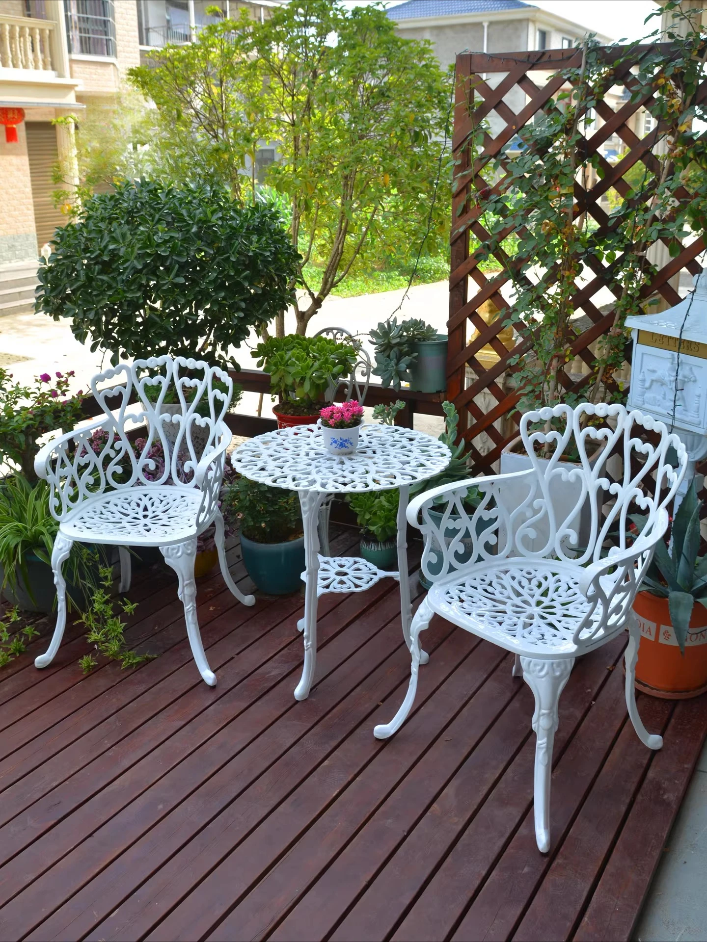West Window Outdoor Courtyard Table and Chair Garden Balcony Cast Aluminum Table and Chair Kit Double Chair White Four Pieces Eu