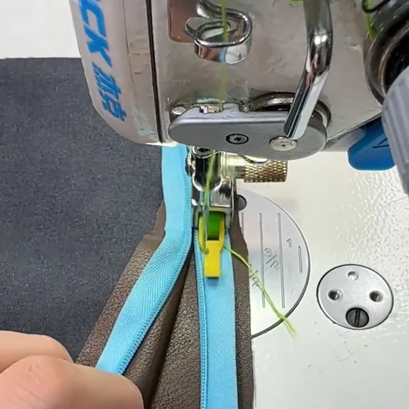 T36LN T36N ΠΏΠ»Π°ΡΡΠΈΠΊΠΎΠ²Π°Ρ ΡΠ·ΠΊΠ°Ρ ΡΠΎΠ»ΠΈΠΊΠΎΠ²Π°Ρ Π»Π°ΠΏΠΊΠ° Π½Π° ΠΌΠΎΠ»Π½ΠΈΠΈ/Π»Π°ΠΌΠΏΠΎΡΠΊΠ° Π΄Π»Ρ ΠΏΡΠΎΠΌΡΡΠ»Π΅Π½Π½ΠΎΠΉ ΠΎΠ΄Π½ΠΎΠΈΠ³ΠΎΠ»ΡΠ½ΠΎΠΉ ΡΠ²Π΅ΠΉΠ½ΠΎΠΉ ΠΌΠ°ΡΠΈΠ½Ρ, Π°ΠΊΡΠ΅ΡΡΡΠ°Ρ JUKI + T36LN T36N ΠΏΠ»Π°ΡΡΠΈΠΊΠΎΠ²Π°Ρ ΡΠ·ΠΊΠ°Ρ ΡΠΎΠ»ΠΈΠΊΠΎΠ²Π°Ρ Π»Π°ΠΏΠΊΠ° Π½Π° ΠΌΠΎΠ»Π½ΠΈΠΈ/Π»Π°ΠΌΠΏΠΎΡΠΊΠ° Π΄Π»Ρ ΠΏΡΠΎΠΌΡΡΠ»Π΅Π½Π½ΠΎΠΉ ΠΎΠ΄Π½ΠΎΠΈΠ³ΠΎΠ»ΡΠ½ΠΎΠΉ ΡΠ²Π΅ΠΉΠ½ΠΎΠΉ ΠΌΠ°ΡΠΈΠ½Ρ, Π°ΠΊΡΠ΅ΡΡΡΠ°Ρ JUKI +