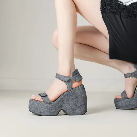 2024 niebieskie designerskie sandały dżinsowe letnie damskie buty na koturnie wysokie obcasy Peep Toe platforma rzymska sukienka czółenka buty 35-43