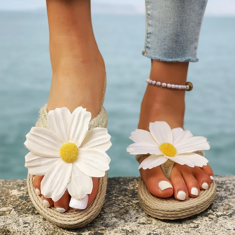 

Summer Flower Decor Beach Flip Flops Women Clip Toe Straw Rope Weave Flat Sandals Woman 2025 Summer Non Slip Platform Slippers