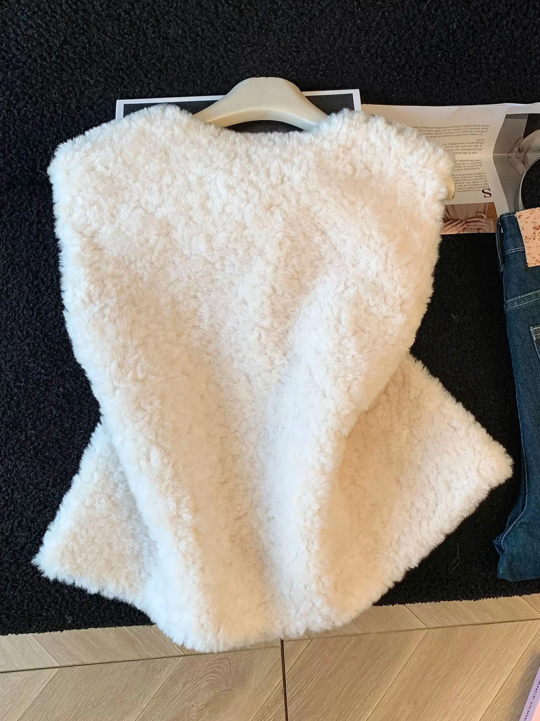 

Faionable Lamb Fur Vest Women's Autumn Winter Layering Small Size Sweet Sle High Waist Button Casual Thiened ort Coat