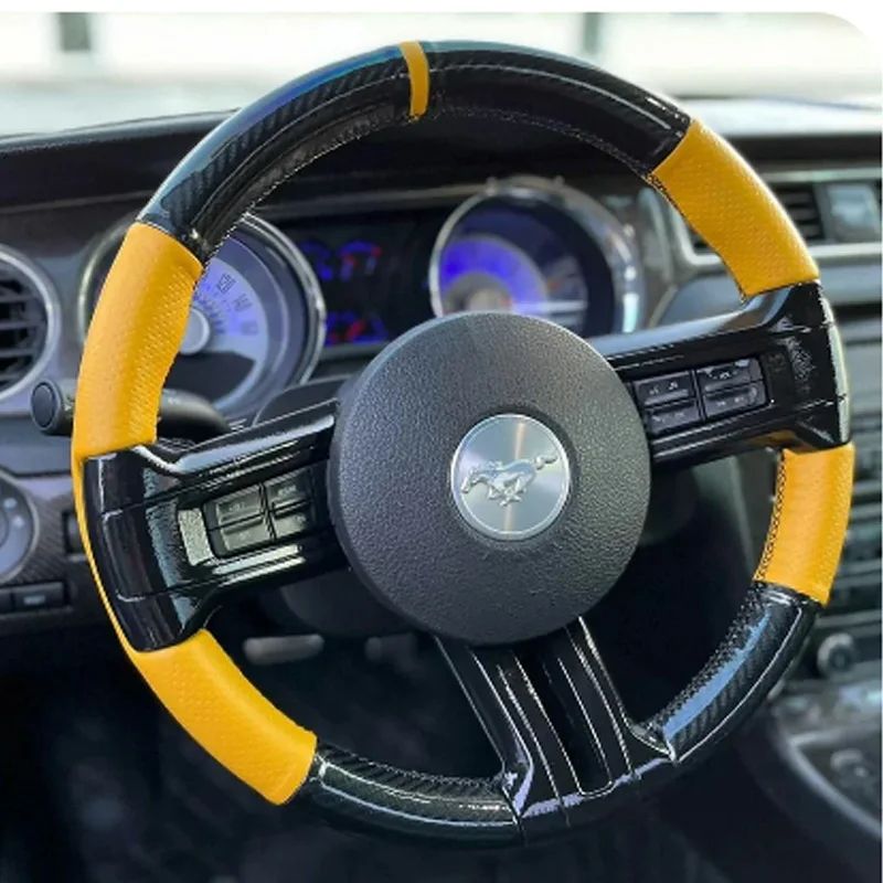 Handgenähter Rutschfester Auto-Lenkradbezug für Ford Mustang S197 Mustang GT 2009-2014 DIY Carbon-Faser Auto-Innenausstattung