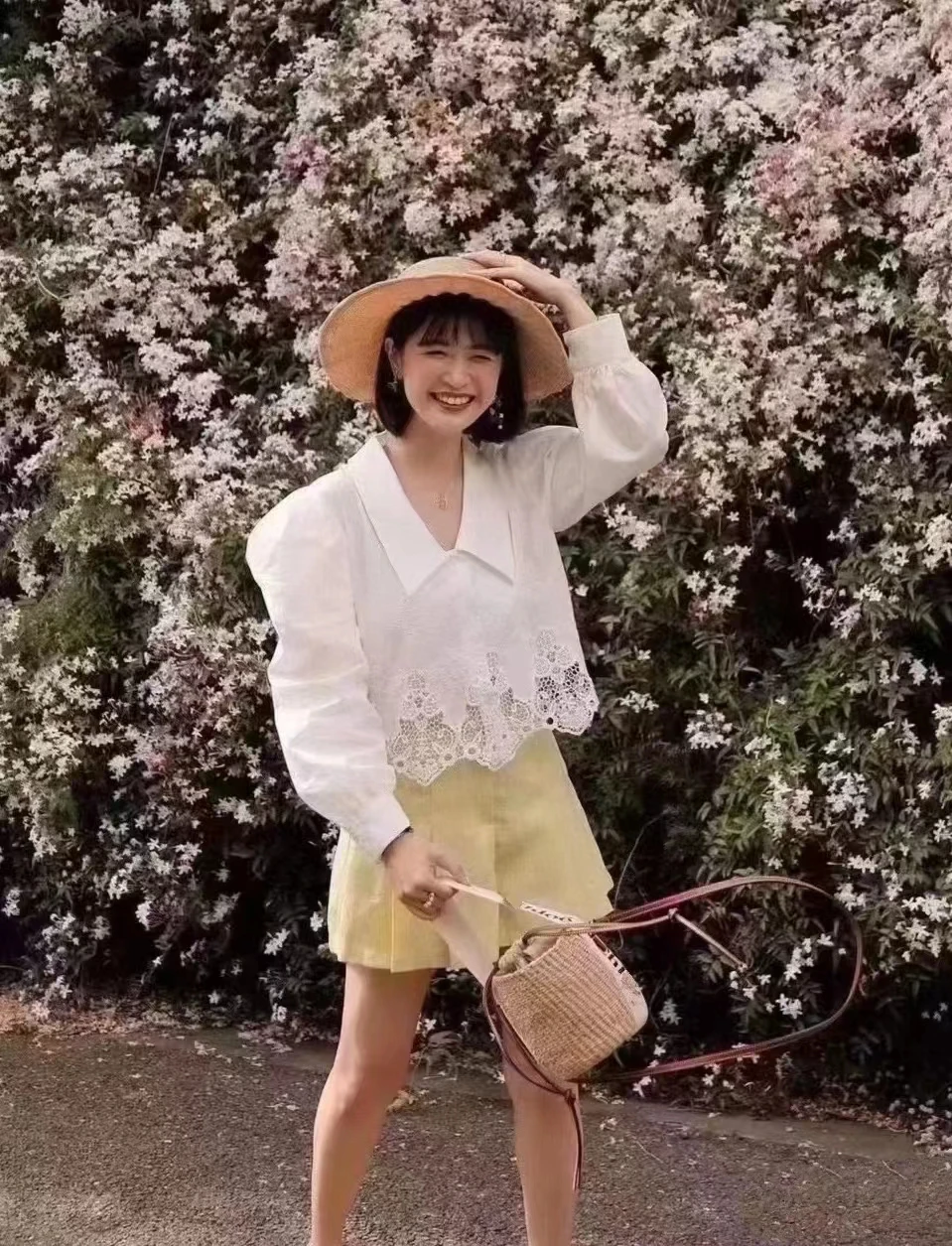 Summer 2023 Summer Women's New Woody Woven Vegetable Basket Bucket Bag Drawstring Letter Panels Ribbon Basket Bag