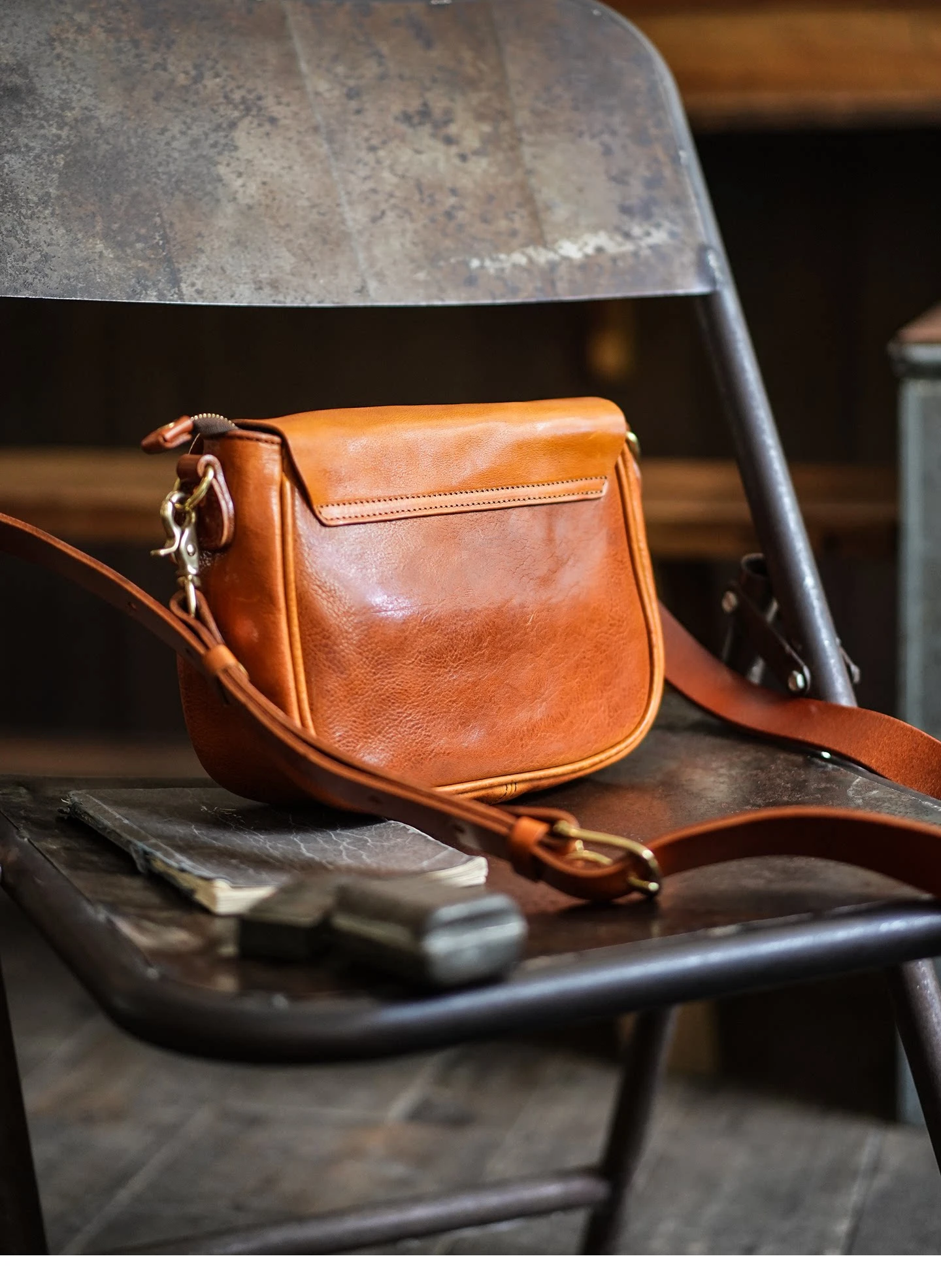 Handgefertigte Herren-Umhängetasche aus echtem Leder für Mode-Designer, Wochenend-, Alltags-, Arbeits- und Party-Luxus, aus Rindsleder der ersten Schicht – Detail 10