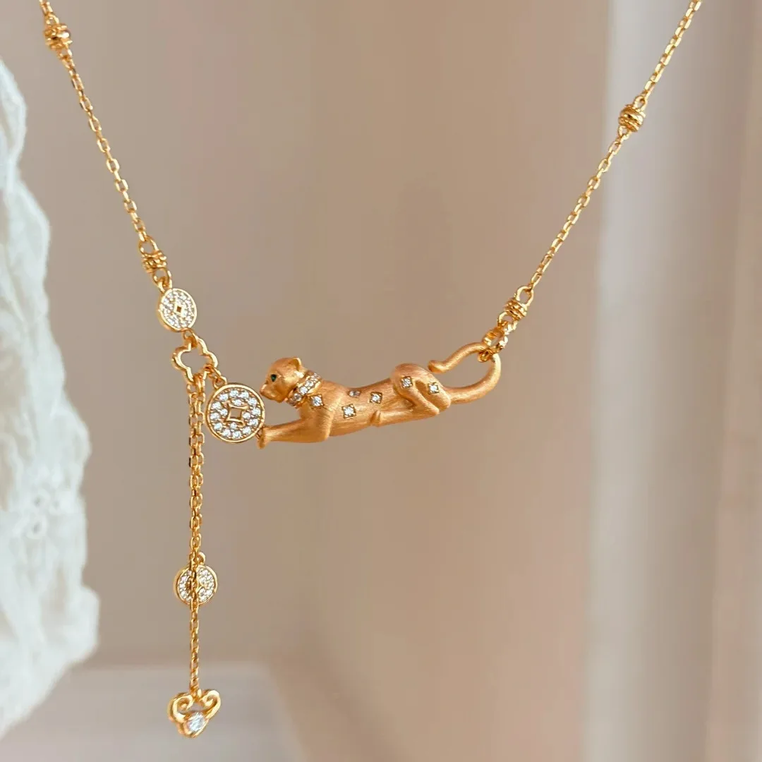 

Foydjew French Style Retro Gold Coin Leopard Design Tassel Pendant Necklaces For Women Fashion Gold Color Collarbone Chain