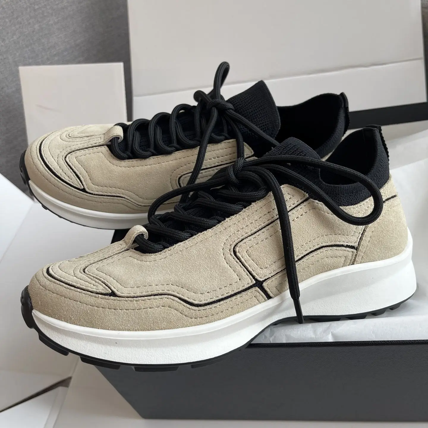 Neutral‑Palette Series Unisex Skate Board Shoes Khaki‑Beige‑Black Tone Casual Board Sneakers Flexible Shock‑Absorbing Midsole Non‑Slip Lace‑Up Footwear For Urban Commuter Young People