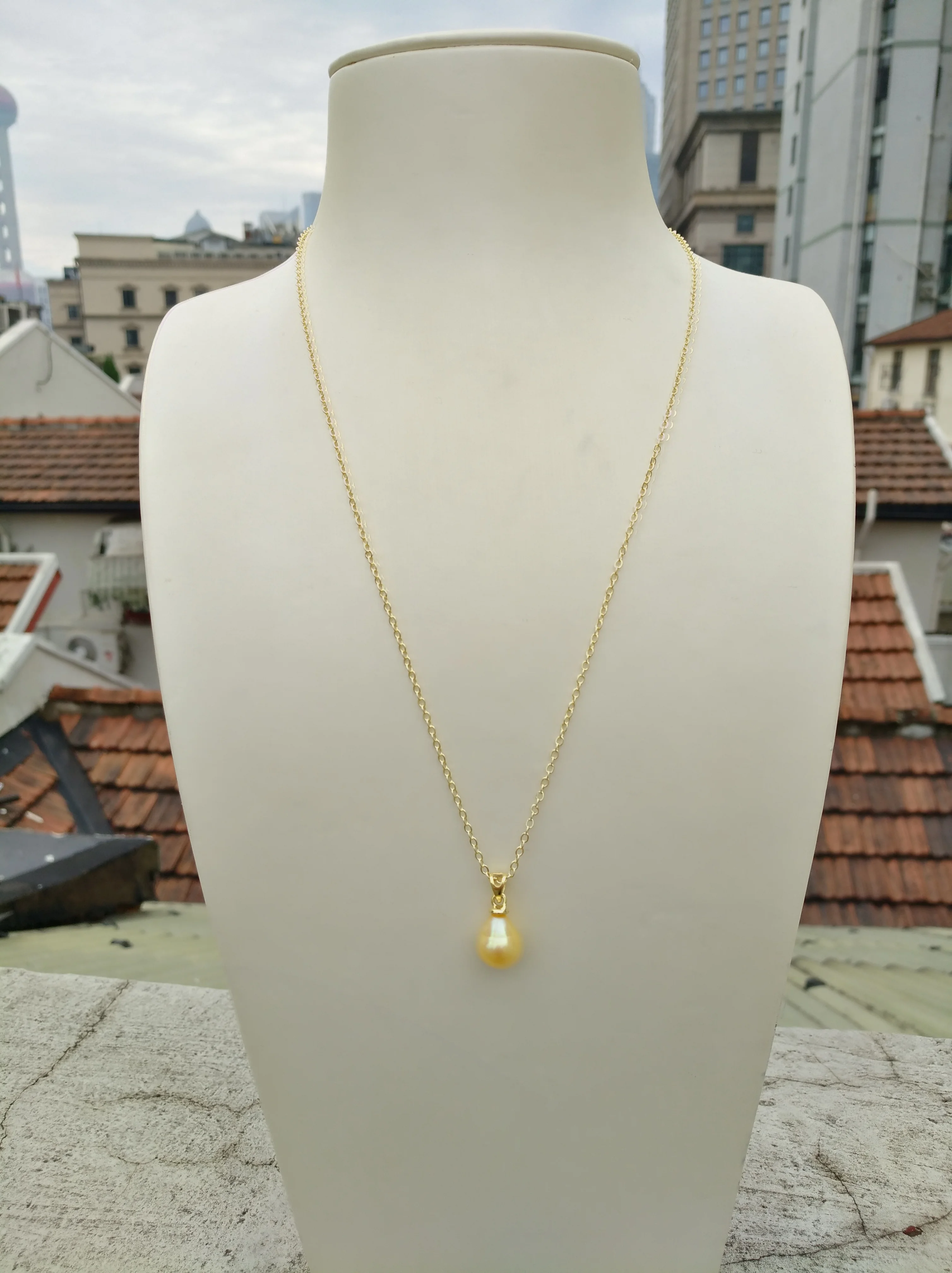 Exceptional Charming AAA+ 9x12mm South Sea Golden Pear Pearl Pendant Necklace Apply Any Occasion