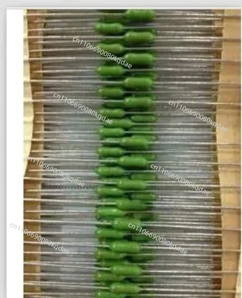 100Pcs Mini Ceramic Circuit Protection Component 5A Fast Acting Type Electronic Part 0251005.NRT1L