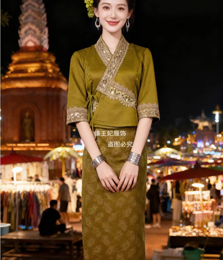

Thai Imported Gold Silk Fabric Traditional Autumn and Winter Clothing for Chinese Dai Women