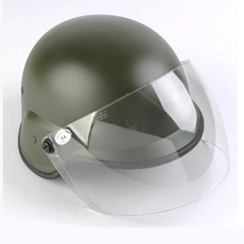 2色展開のエアソフト用タクティカルM88ヘルメット。クラシックな