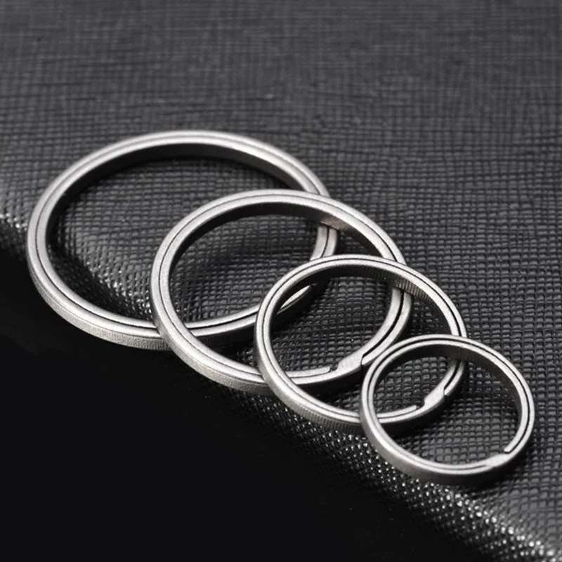 Titanium Alloy Key Rings Keychains Buckle Pendant Super Light Man Car Keychain for Male Creativity Gift Keyfobs Crafts Key Ring