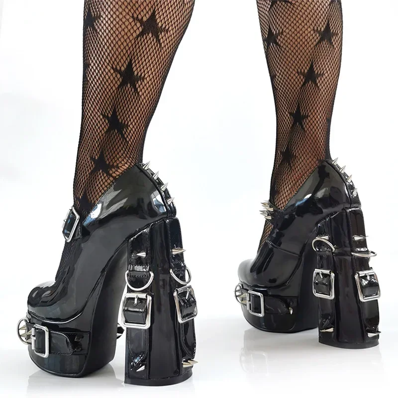 Super wysokie obcasy Gothic Pumps Metal Buckle Belt Rings Rivet Sexy Platform Cosplay Chunky High Heels Ankle Strap High Heel Shoes