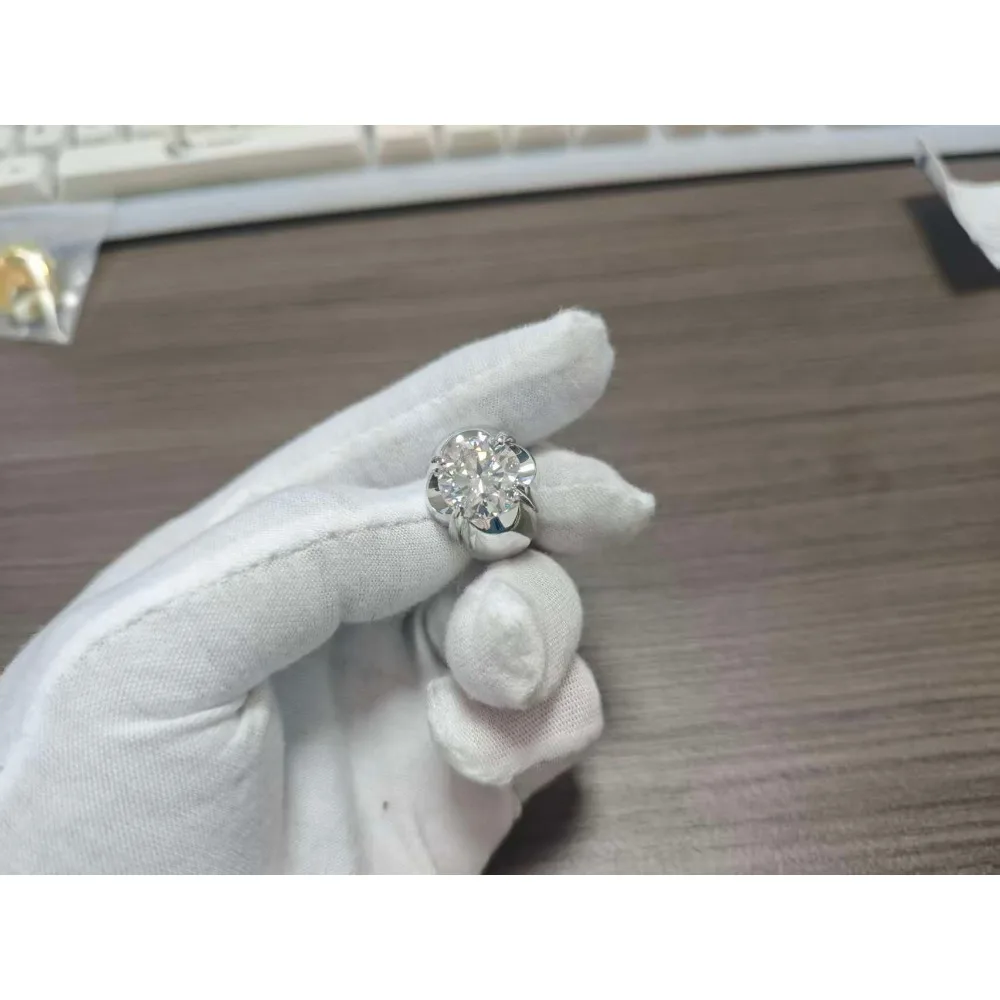 Solid 925 Sterling Silver Ring with 7-Carat round Moissanite - Festive Gift for Any Occasion