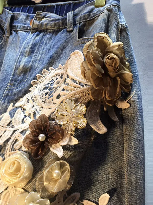 2025 Summer New Splicing Hollow Embroidered Lace Three-dimensional Flower High Waist Hole Denim Five-point Pants Women Shorts