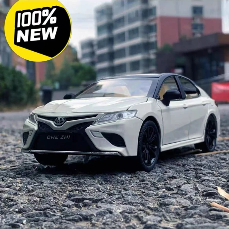 1:24 Toyota Camry MPV simulé son et lumière modèle de voiture en métal cadeau d'anniversaire pour enfants jouet collection cadeau haut de gamme