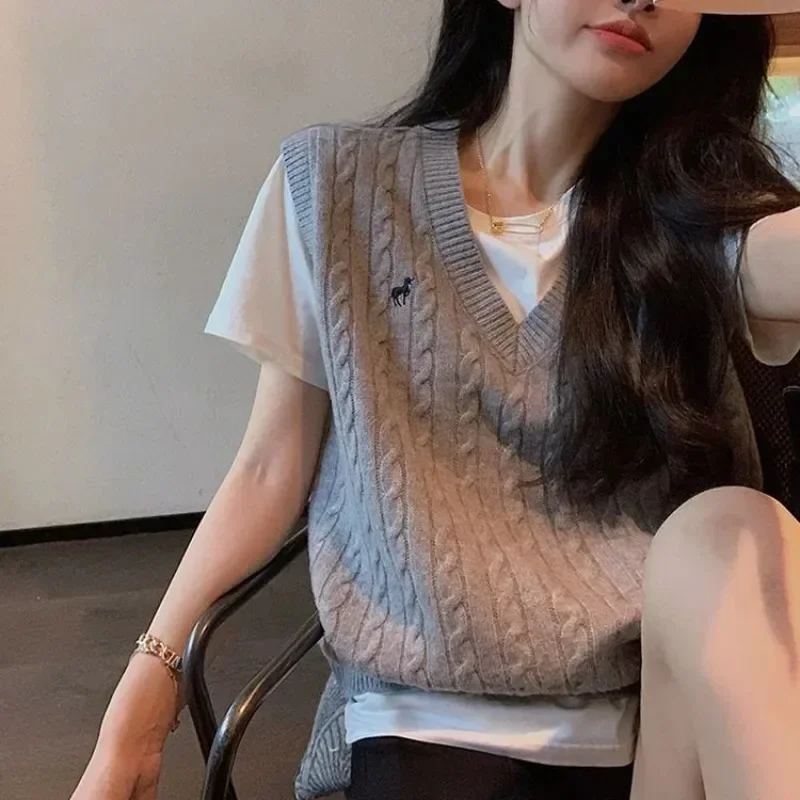 2024 Fashion Embroidered V-neck Sweater Knit Vest Women Autumn Loose Knitted Outerwear Vintage Solid Sleeveless Female Top Warm