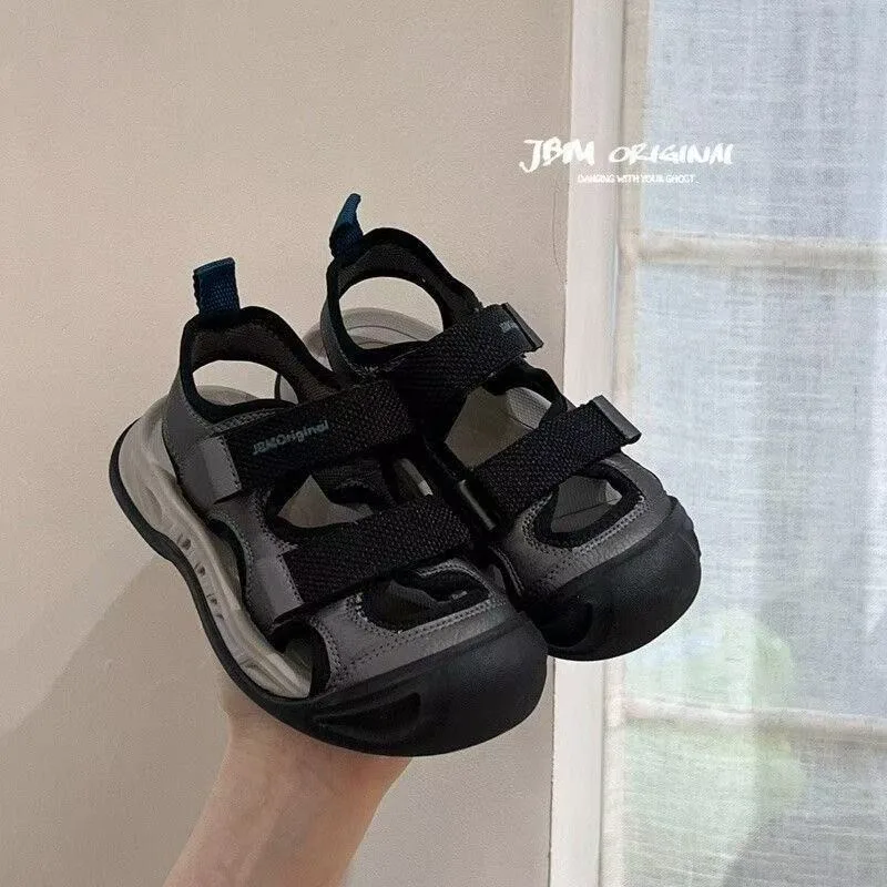 Kindersandalen mit Zehenkappe Weiche Sohle Kinder Freizeitschuhe Rutschfest 2026 Sommer Neue Jungen Mädchen Mode Strandschuhe Trendig – Detail 3