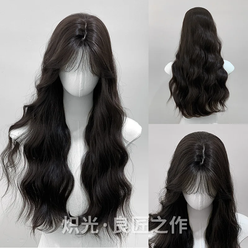 紅茶色のカールウィッグ、自然でファッショナブル、普段使いに適しており、オンラインで人気があります。