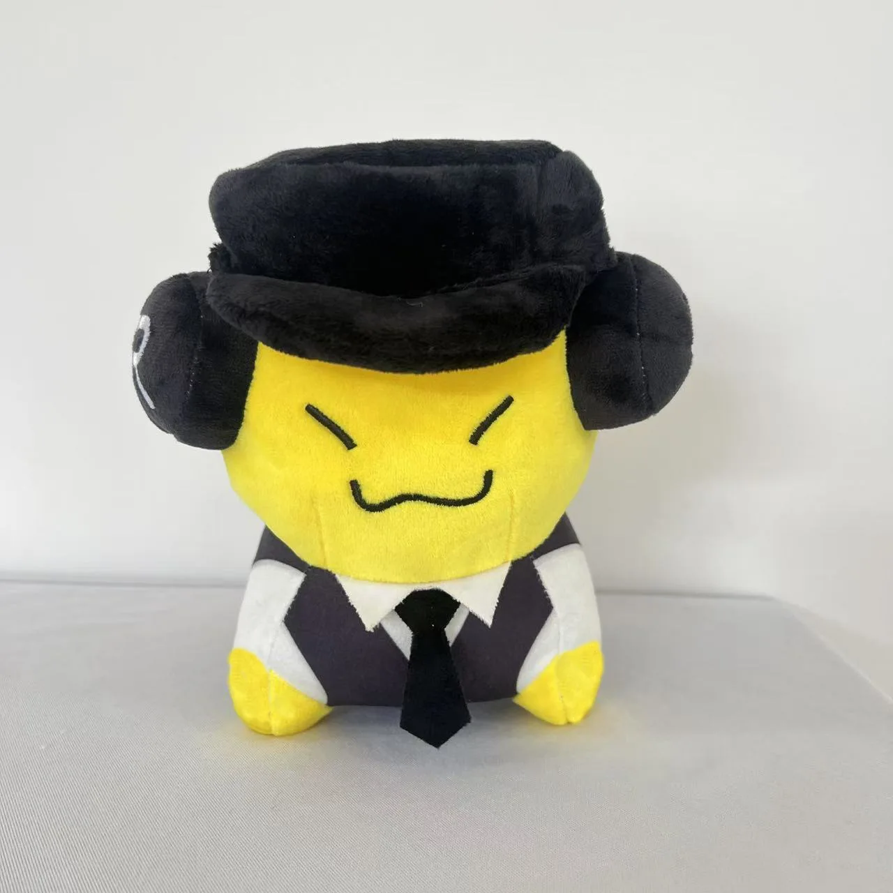 Bambola dell'atmosfera di Halloween MINISO! Regalo periferico del gioco di personaggi dei cartoni animati del diavolo rosso peluche Forsaken Gubby da 25 cm