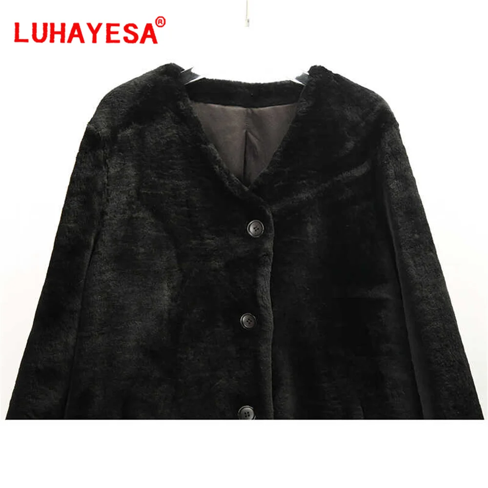 2024 Turcja Merino Sheepskin Lamb Fur Shearling Clothes Women Black V Neck Casual Daily Real Fur Coat