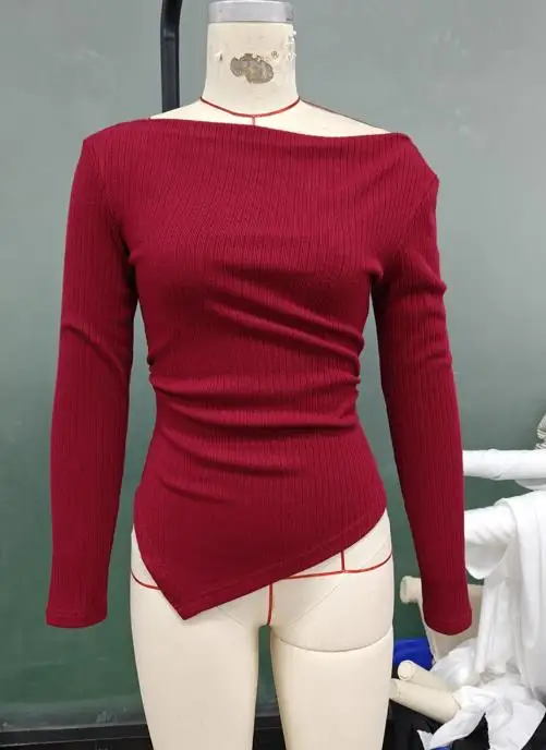 여성 패션 티셔츠 니트 블라우스 2025 가을 신상 그레이 사선 어깨 롱 슬리브 탑 여성 의류