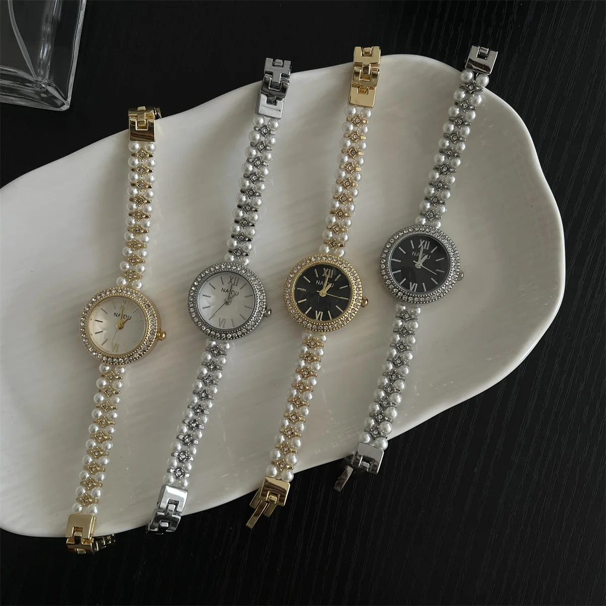 Pearl Strap Diamond Women Watches Girl Student Female Wristwatches Jewelry Bracelet Luxury Noble Small Ladies Watch Hot Sale