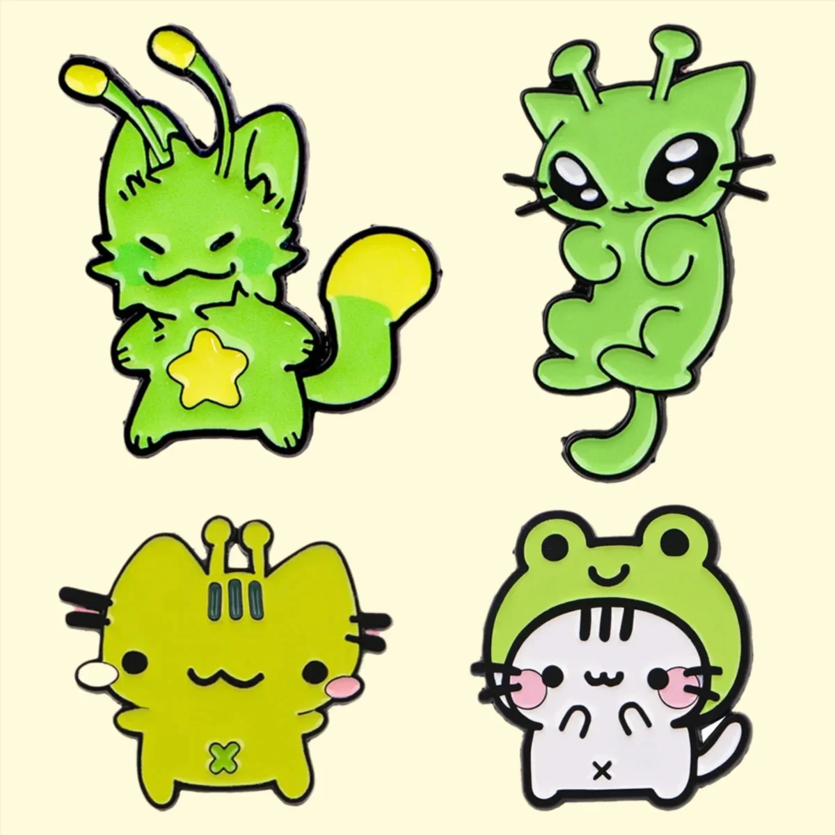 4pcs/Set Cute Alien Cat Enamel Pin Green Frog Kitten Lapel Pin Fashion Badge for Bags Denim Hat T-shirt Decoration Friends Gift