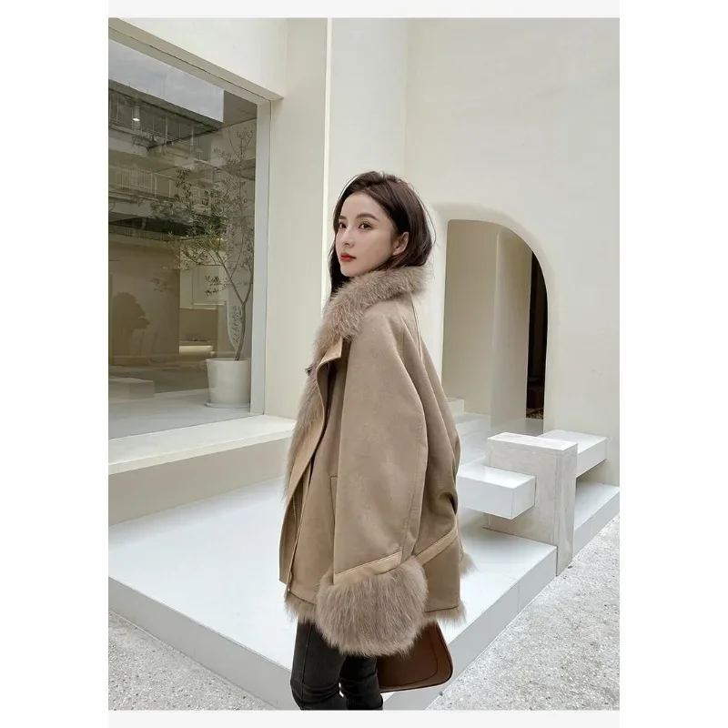 Mid-length Winter Fashion New Women's Cotton-padded Jacket Suede and Fox Fur Eco-friendly Fur Inner Liner Style Overcoming Coat.